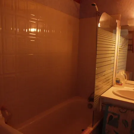 Maisonnette à Barbâtre, 30m De La Pour 4 Pers - Fr-1-823-57 *