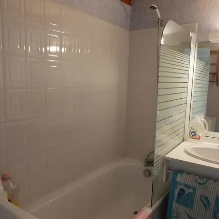 Casa de Férias Maisonnette à Barbâtre, 30m De La Pour 4 Pers - Fr-1-823-57 *